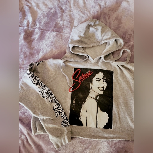 Selena Crop Sweater - Picture 2 of 3